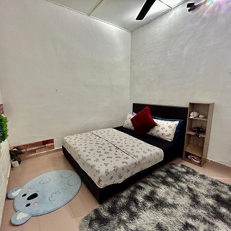 Cozy 255 Entire 3 Bedroom House At Alma بوكيت ميرتاجام المظهر الخارجي الصورة