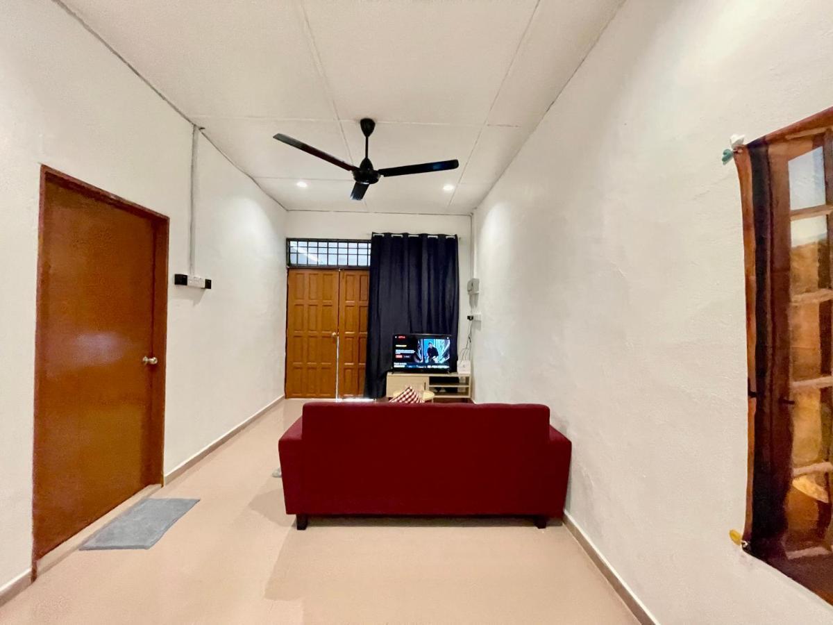 Cozy 255 Entire 3 Bedroom House At Alma بوكيت ميرتاجام المظهر الخارجي الصورة