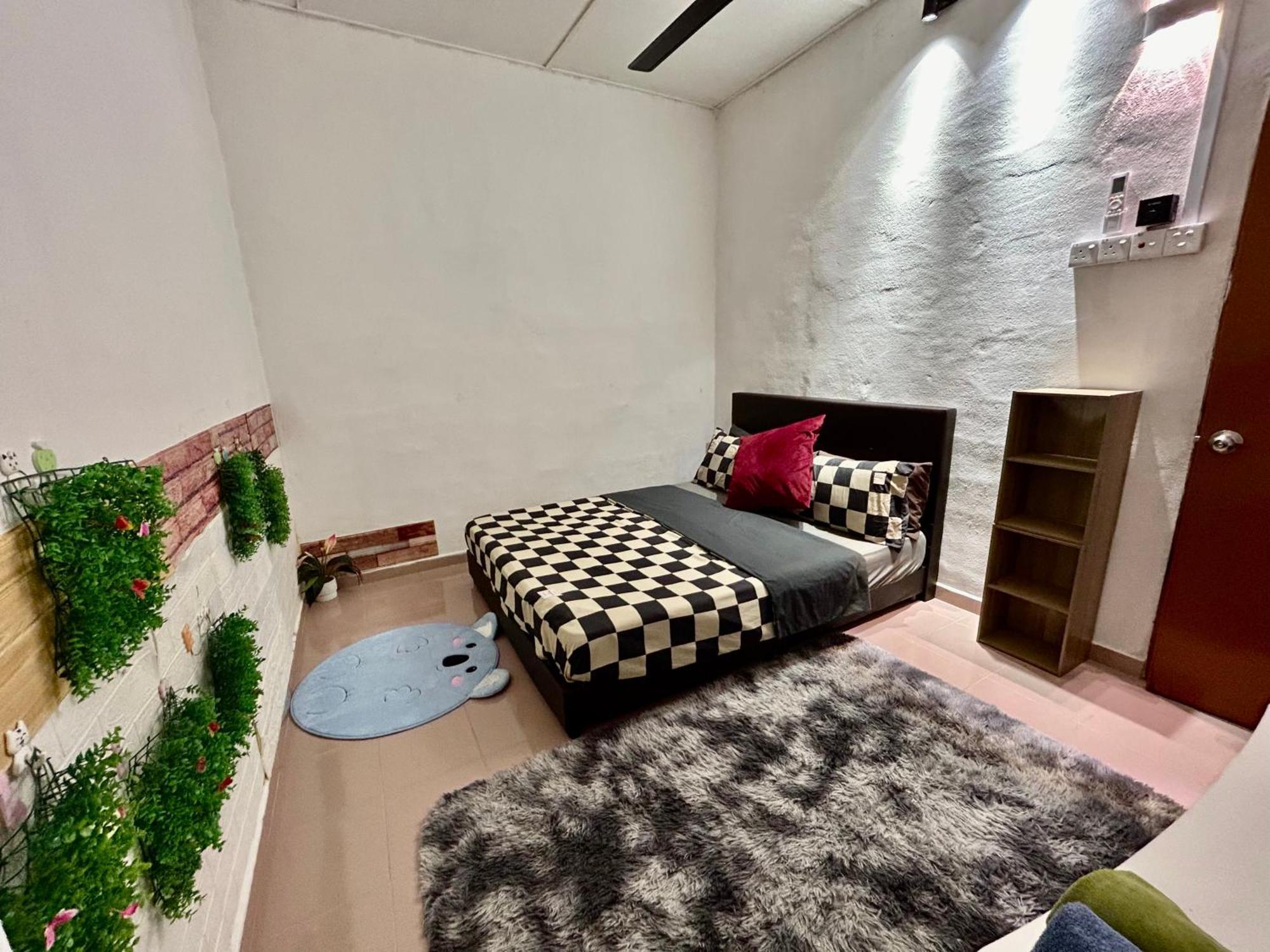 Cozy 255 Entire 3 Bedroom House At Alma بوكيت ميرتاجام المظهر الخارجي الصورة