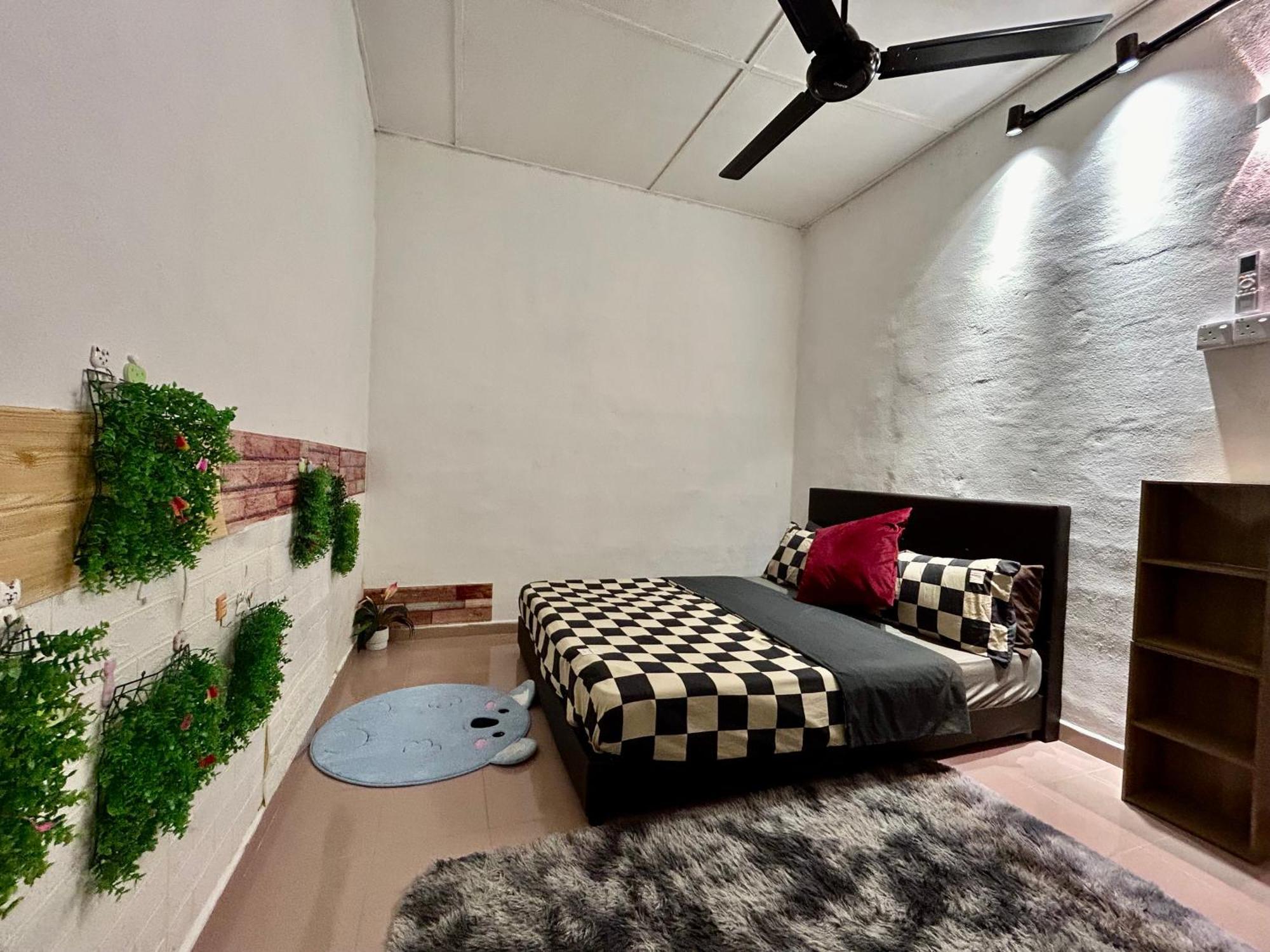 Cozy 255 Entire 3 Bedroom House At Alma بوكيت ميرتاجام المظهر الخارجي الصورة