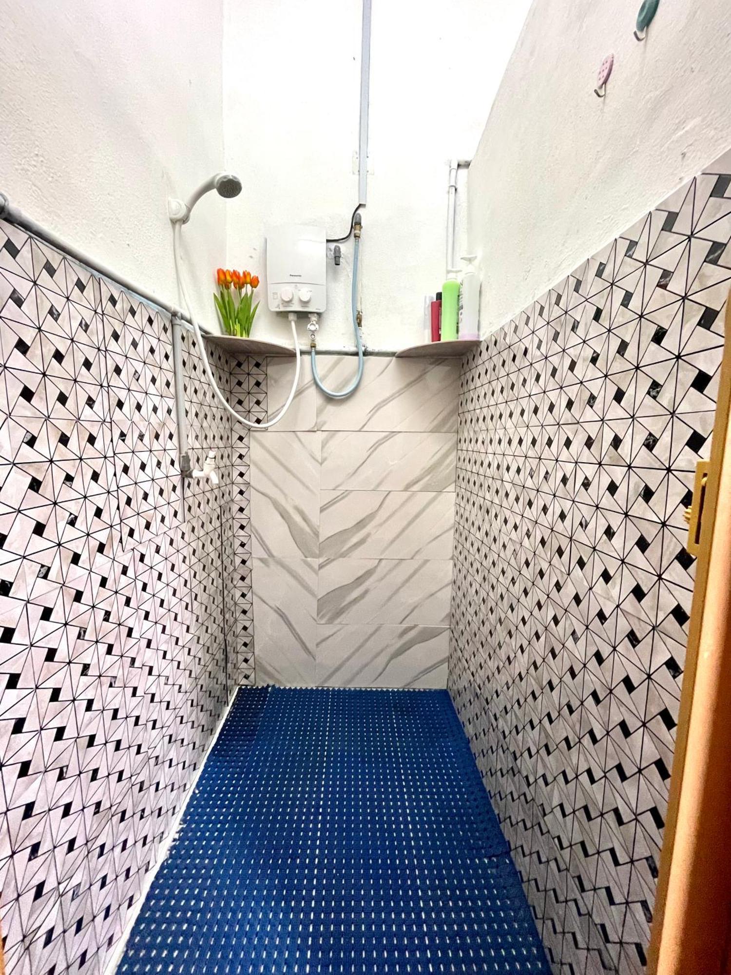 Cozy 255 Entire 3 Bedroom House At Alma بوكيت ميرتاجام المظهر الخارجي الصورة